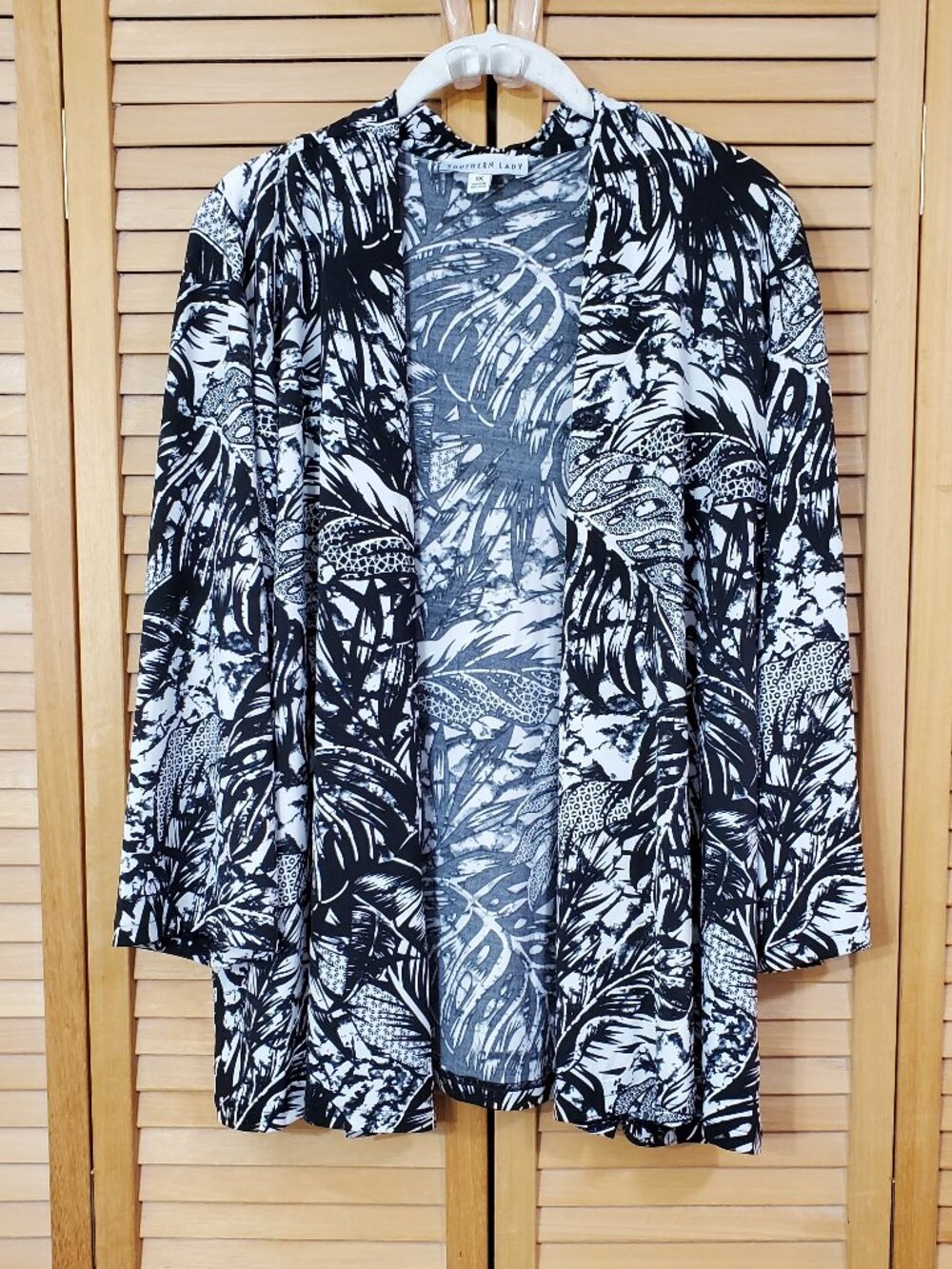 Southern Lady Black & White Print Open Front Knit Cardigan 1X